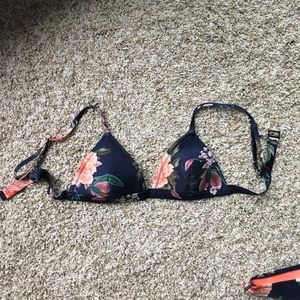 Triangl swim top floral navy